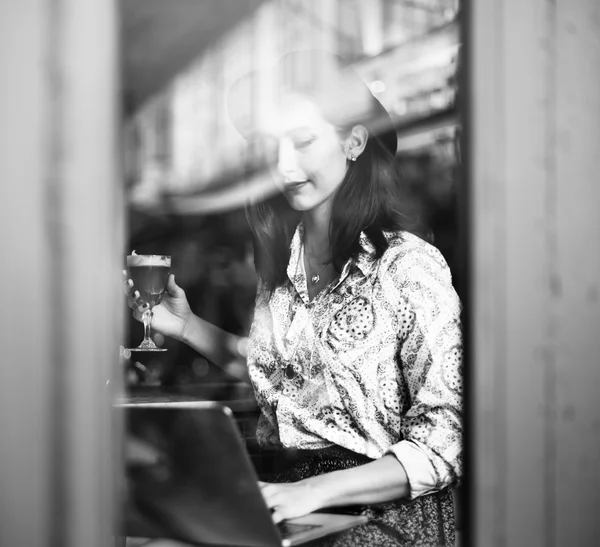 Girl Chilling in Restaurant — Stock Photo, Image