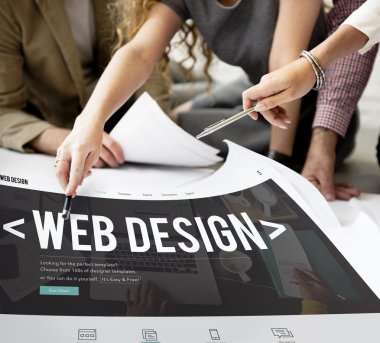 Poster ve web tasarımı ile çalışma tasarımcılar