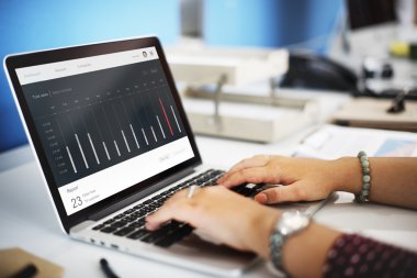 bilgisayar kontrol paneli monitör ile