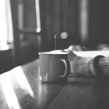 Defterde yazan kadın 