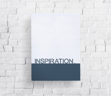 Tuğla duvar ve metin ile kurulu