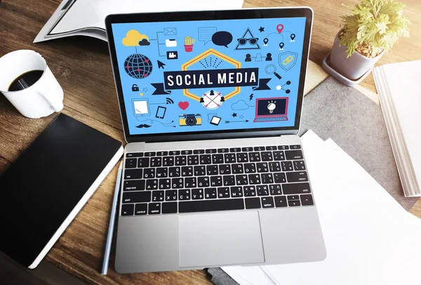 Connessione con i social media — Foto Stock