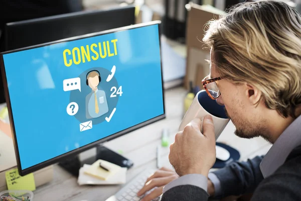 Businessman working with computer — Stock Photo, Image