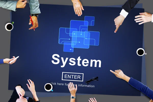 Üzletemberek, rámutatva a rendszer — Stock Fotó