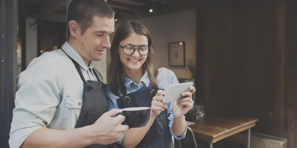 Partners praten bij koffie Shop — Stockfoto