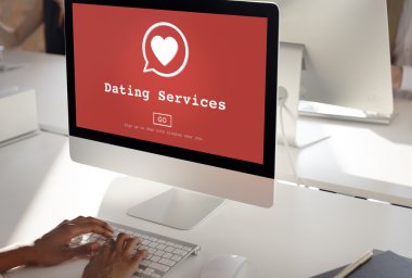 dating hizmetler monitör ile bilgisayar