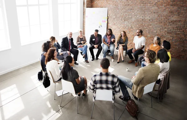 Diversidade Pessoas em reunião — Fotografia de Stock