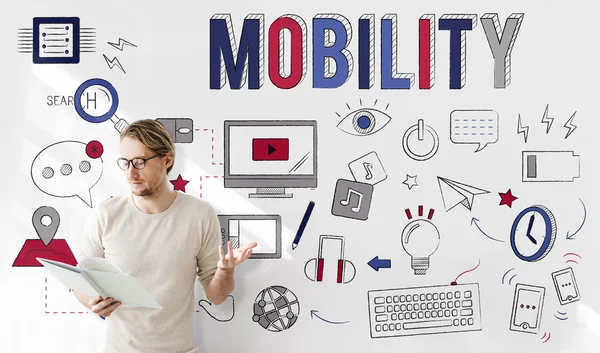 Biznesmen pracę z mobilności — Zdjęcie stockowe