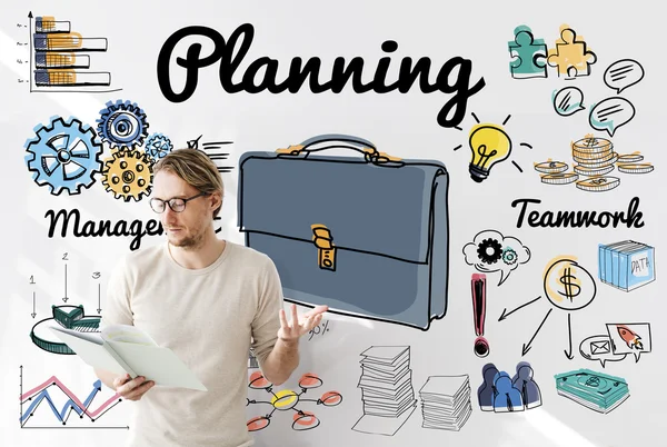 Homme d'affaires travaillant avec Planning — Photo