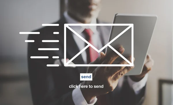 Man and Email Comunicação Conceito de correspondência — Fotografia de Stock