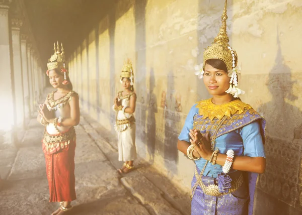 Traditional Aspara Dancers — Stock Photo, Image