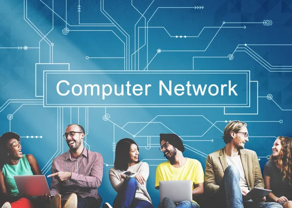 Diversidad de personas y redes informáticas — Foto de Stock