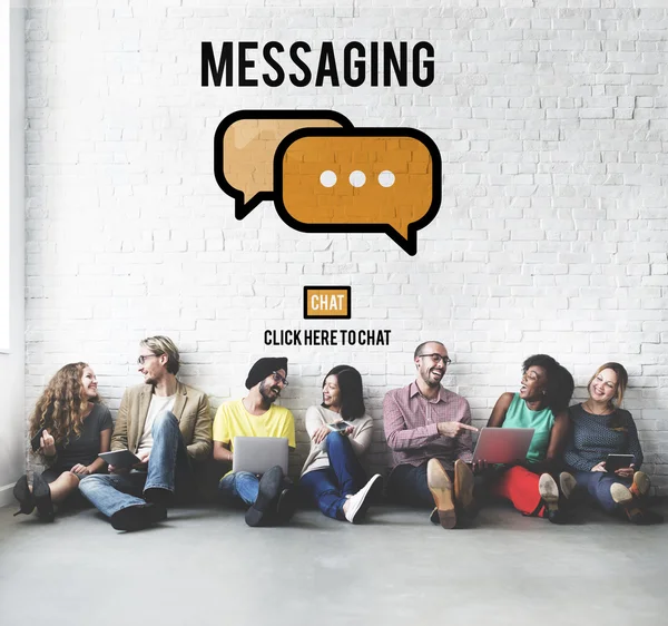 Messaging concept and diversity people — Stock Photo, Image