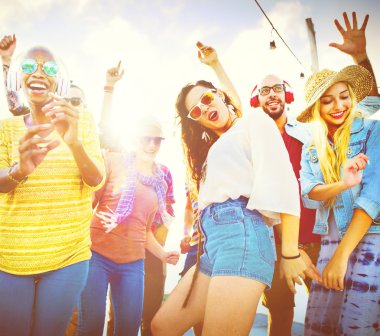 mutlu arkadaş eğlenceli tatiller