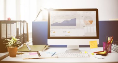 bilgisayar metin üstünde perde ile