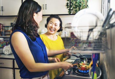 Kızı anne kavramı ile