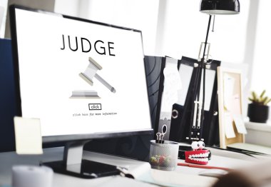 Bilgisayar çalışma tablosunda