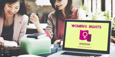 insanlar tartışmak ve birlikte çalışma