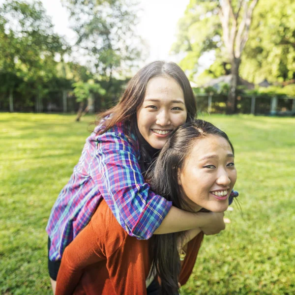 사랑 스러운 자매 우정 — 스톡 사진