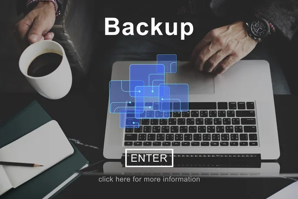 Laptop-val biztonsági koncepció — Stock Fotó