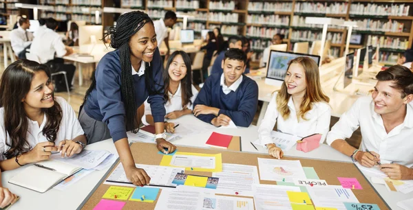 Students Planning and learning at table — Stock Photo, Image