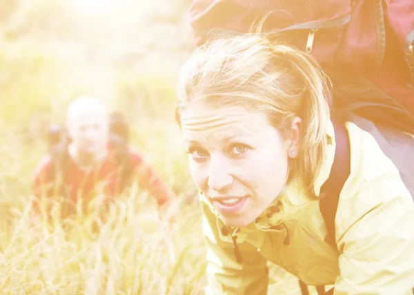 People Hiking in Mountains — Stock Photo, Image