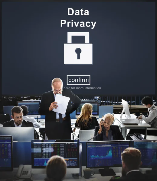 Trabalhadores empresariais e privacidade dos dados — Fotografia de Stock