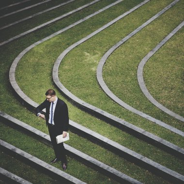 Genç meşgul iş adamı