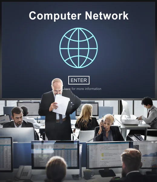 Geschäftsleute und Computernetzwerk — Stockfoto