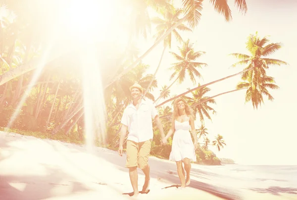 Couple spending Honeymoon on island — Stock Photo, Image