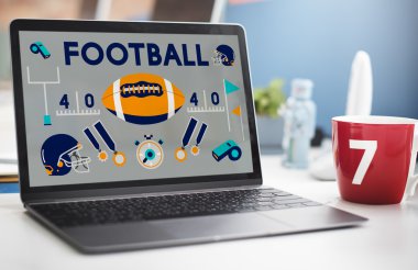 Bilgisayar ofis masasında. 