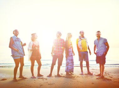 Arkadaşlar Out parti üzerinde asılı