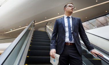 Genç meşgul iş adamı