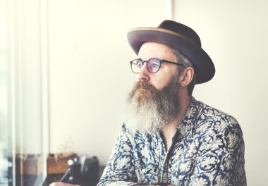 Jounalist yazılı bir makale 