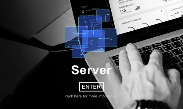 Laptop mit Serverkonzept — Stockfoto