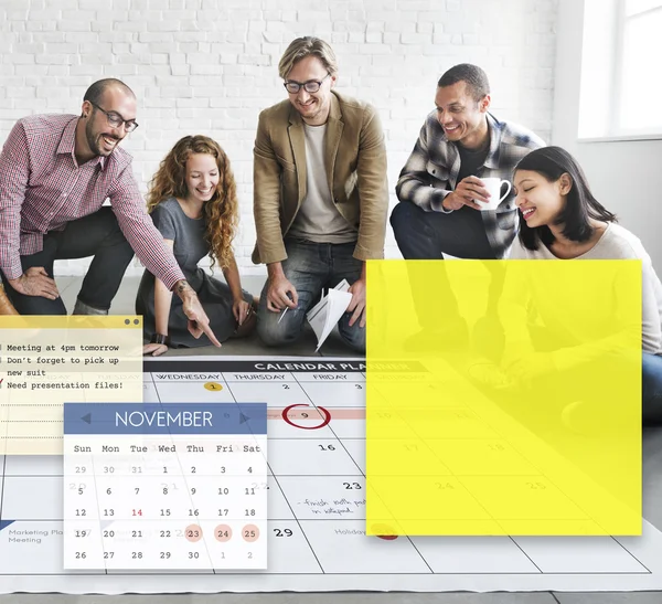 Kalender-konceptet och mångfald människor — Stockfoto