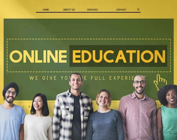 Concepto de educación en línea y personas diversidad —  Fotos de Stock