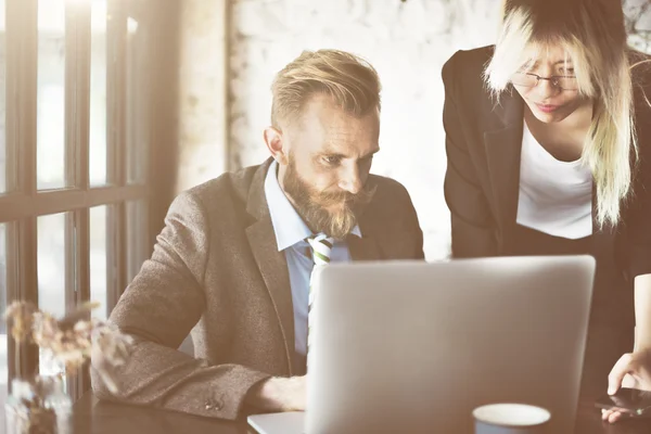 Affärsman tänkande planera strategi — Stockfoto