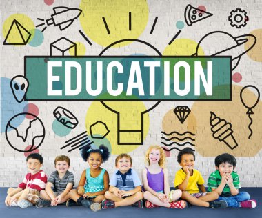 Çeşitlilik çocuk birlikte oturan