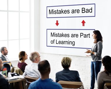 İnsanlar dinliyor sunu tanışma