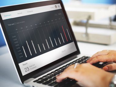 bilgisayar kontrol paneli monitör ile