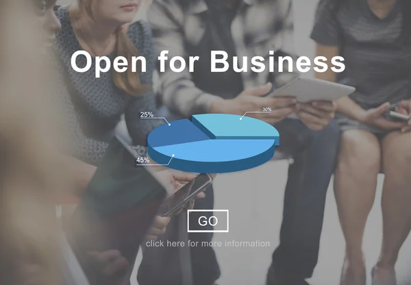 Pessoas em reunião e aberto para negócios — Fotografia de Stock