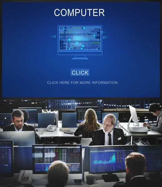 Деловые работники и компьютер — стоковое фото