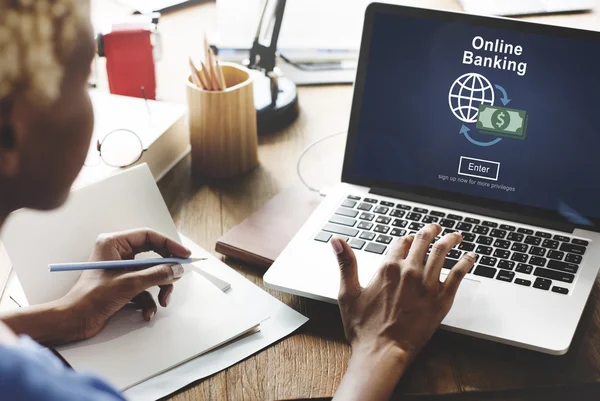 Woman working on laptop with online banking — Stock Photo, Image