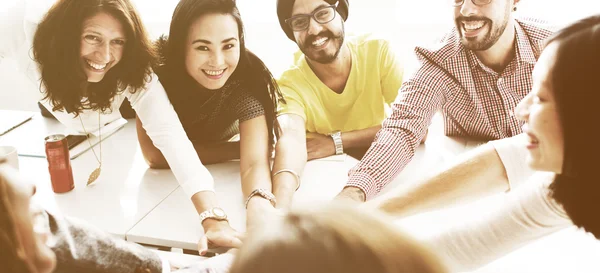 Equipo alegre Unirse a las manos — Foto de Stock