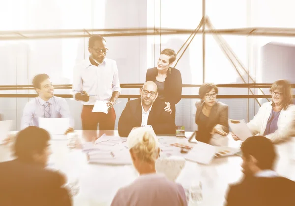 Gente de negocios en reunión corporativa —  Fotos de Stock