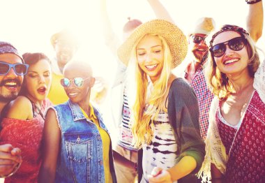 Farklı insanlar arkadaş kavramı