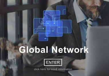 arka planda çalışan iş adamı