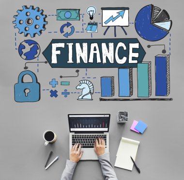 Finans ile masa üstünde laptop