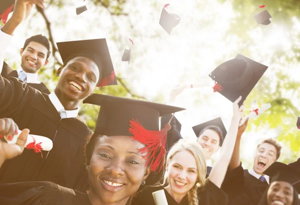 Grupo de estudantes de graduados — Fotografia de Stock